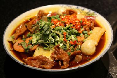 盤盤干拌麻辣燙技術(shù)做法哪里靠譜？高湯底料技巧培訓(xùn)