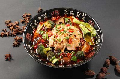 冒菜培訓(xùn)班哪家好價格便宜？炒制底料的注意事項