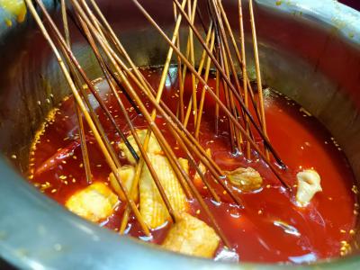 哪里學(xué)串串香技術(shù)培訓(xùn)好一點(diǎn)？成都串串香培訓(xùn)學(xué)校