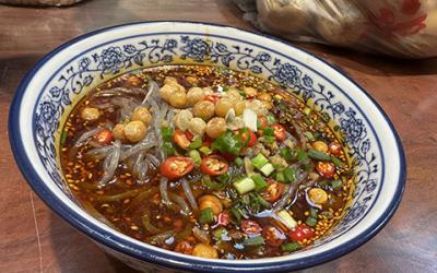 酸辣粉培訓哪家味道好？  成都酸辣粉培訓哪家味道好？